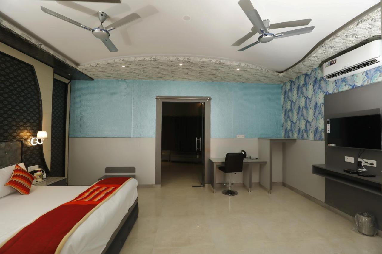 The Park Presidency Hotel Bareilly Exterior foto